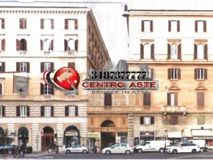 negozio in vendita a Roma in zona Ludovisi/Sallustiano