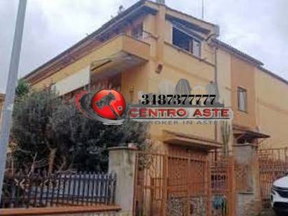 appartamento in vendita a Roma in zona Valle Muricana