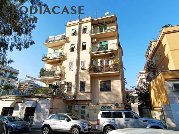appartamento in vendita a Roma in zona Appio Latino