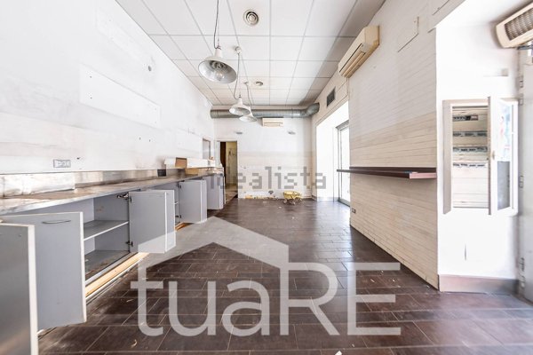 negozio in vendita a Roma in zona Salario