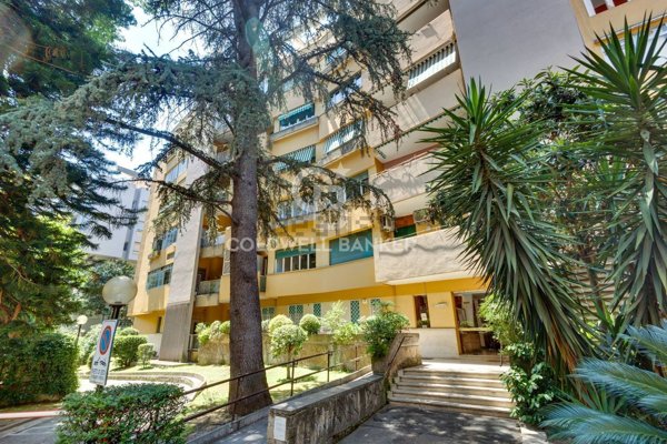 appartamento in vendita a Roma in zona EUR