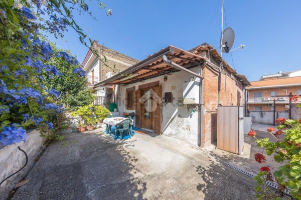 appartamento in vendita a Roma in zona Finocchio