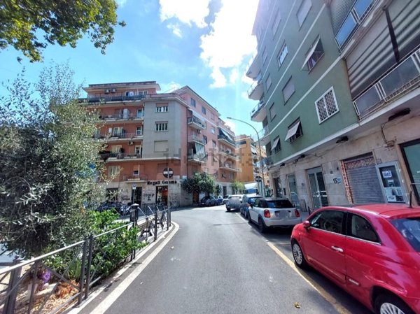 locale commerciale in vendita a Roma in zona Gianicolense