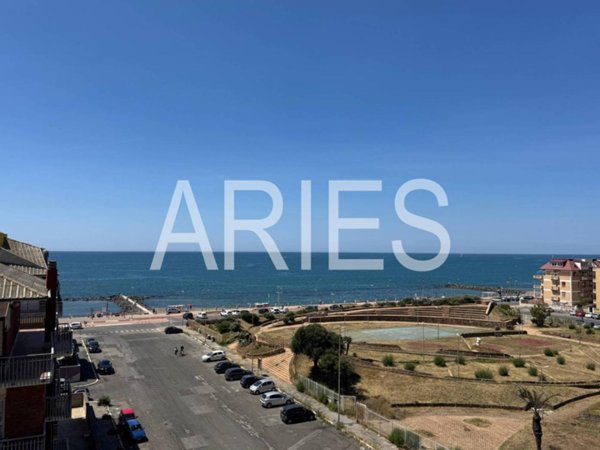 appartamento in vendita a Roma in zona Ostia