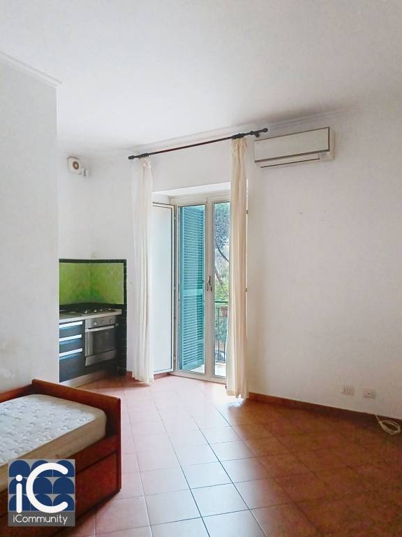 appartamento in vendita a Roma in zona Tomba di Nerone