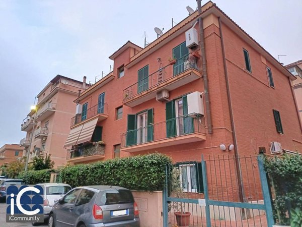 appartamento in vendita a Roma in zona Tomba di Nerone