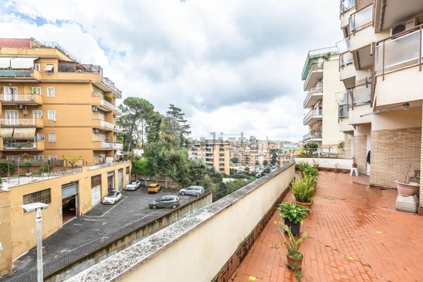 appartamento in vendita a Roma in zona Primavalle
