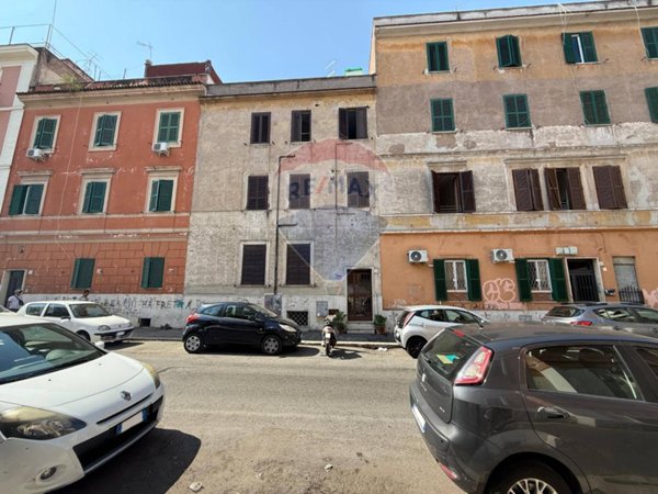appartamento in vendita a Roma in zona Tuscolano