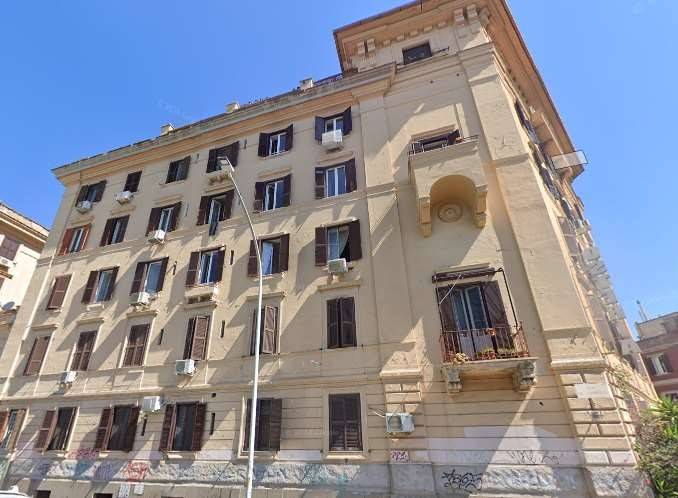 appartamento in vendita a Roma in zona Ostiense