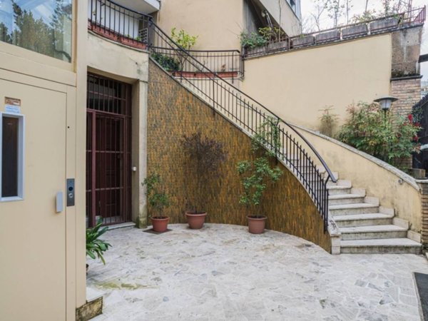 negozio in vendita a Roma in zona Aurelio