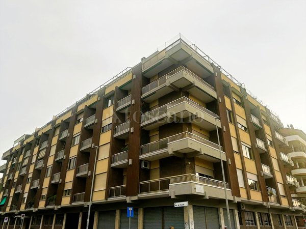 appartamento in vendita a Roma in zona Ostia
