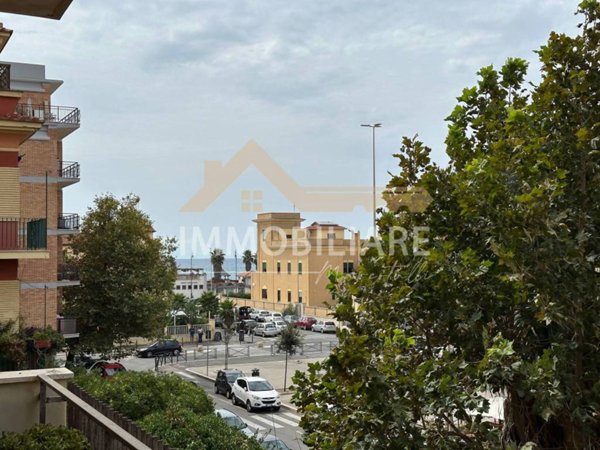appartamento in vendita a Roma in zona Castel Fusano