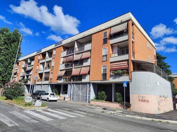 appartamento in vendita a Roma in zona Ponte Mammolo