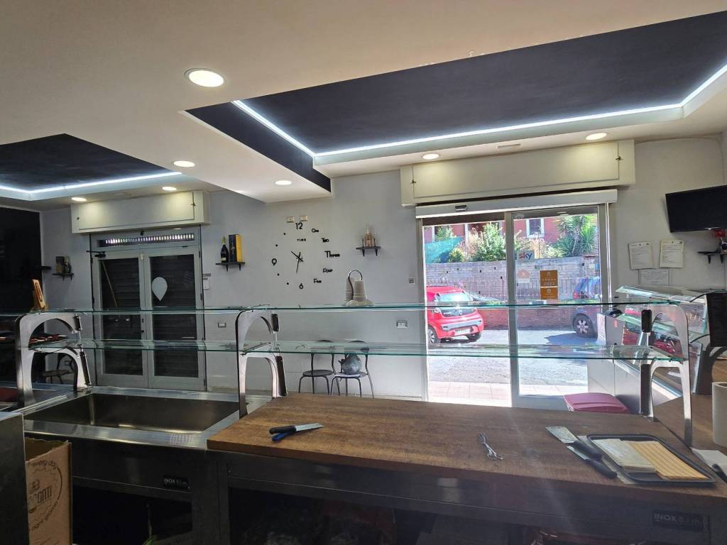 negozio in vendita a Roma in zona Prima Porta