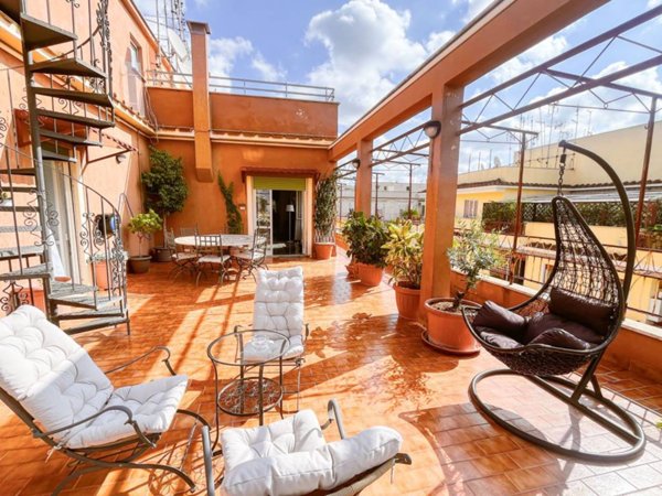 appartamento in vendita a Roma in zona Appio Latino
