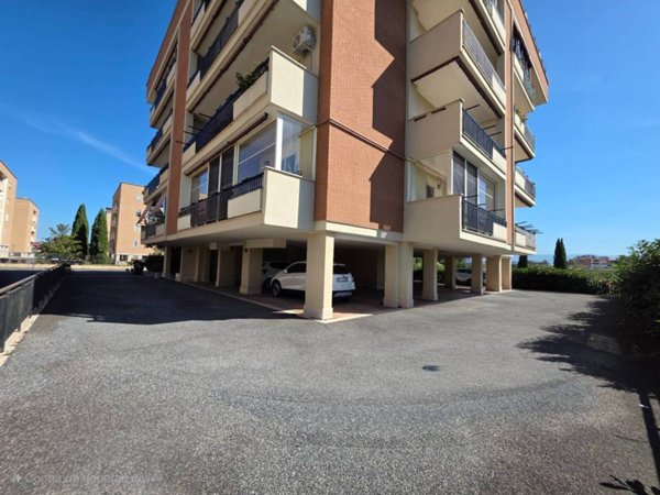 appartamento in vendita a Roma in zona Ponte di Nona