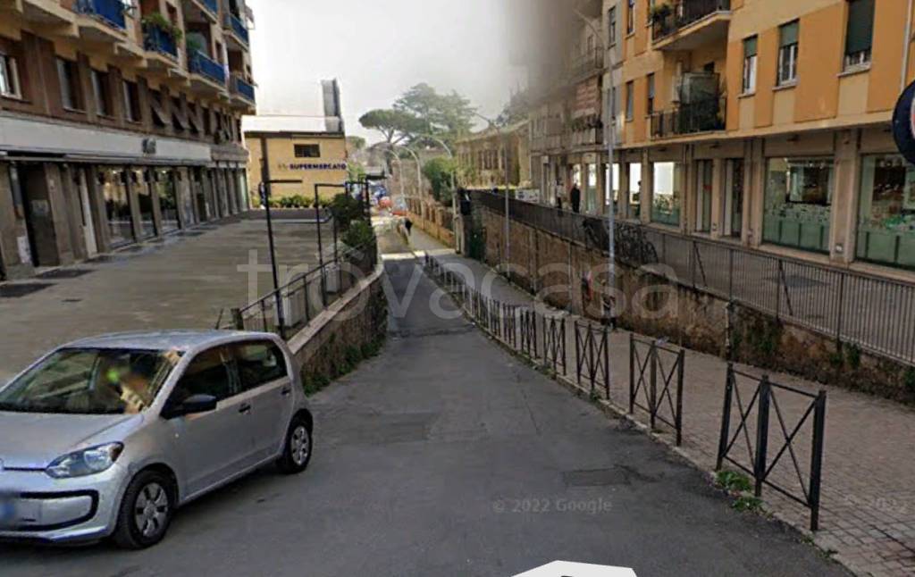 negozio in vendita a Roma in zona Portuense