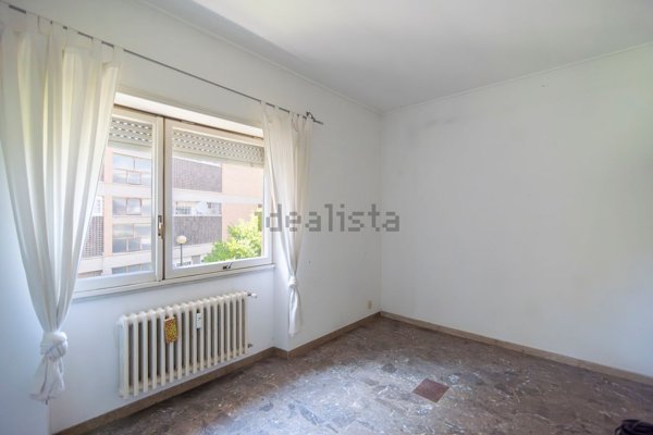 appartamento in vendita a Roma in zona Tomba di Nerone