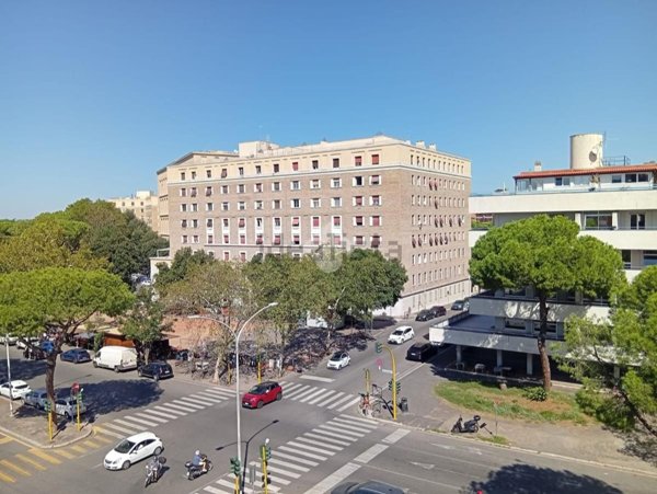 appartamento in vendita a Roma in zona Ostiense