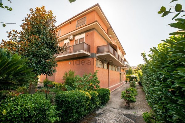 appartamento in vendita a Roma in zona Acilia