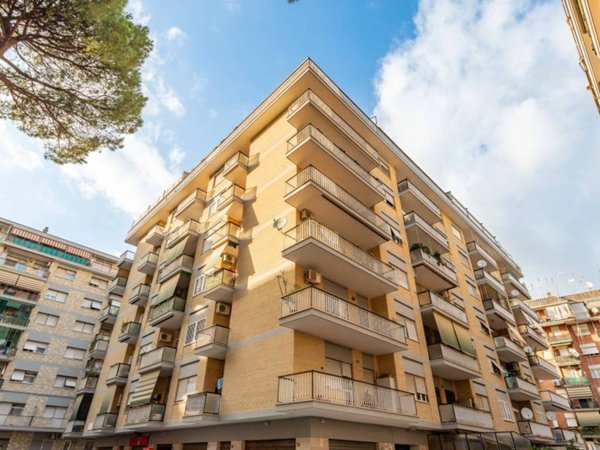 appartamento in vendita a Roma in zona Don Bosco