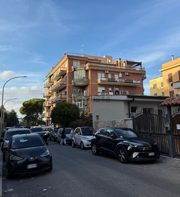 appartamento in vendita a Roma in zona Gianicolense