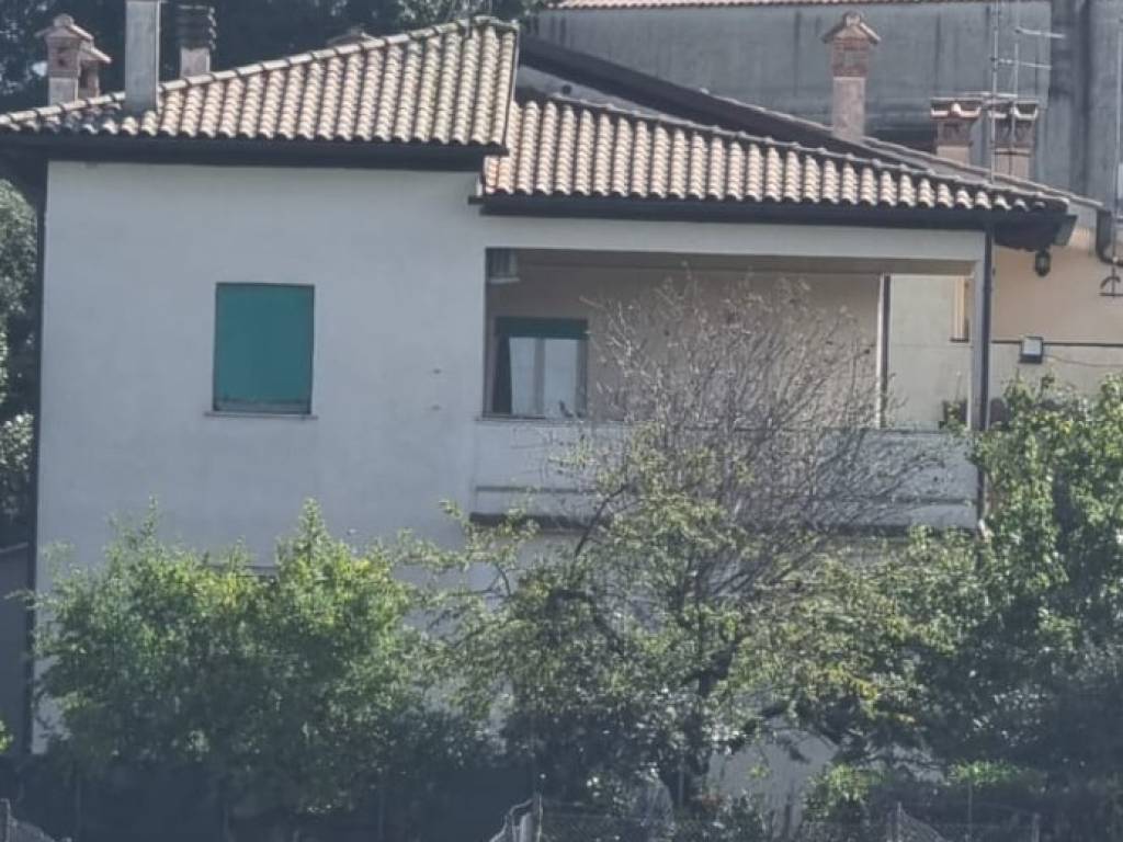 appartamento in vendita a Roma in zona Torrione Cerquetta