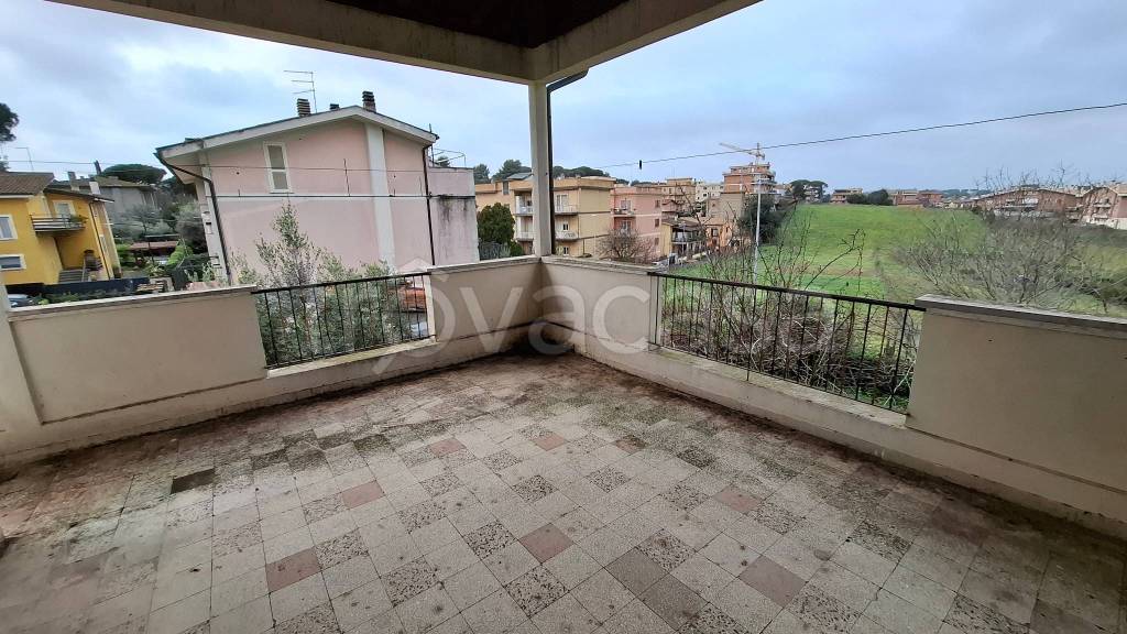 appartamento in vendita a Roma in zona Torrione Cerquetta