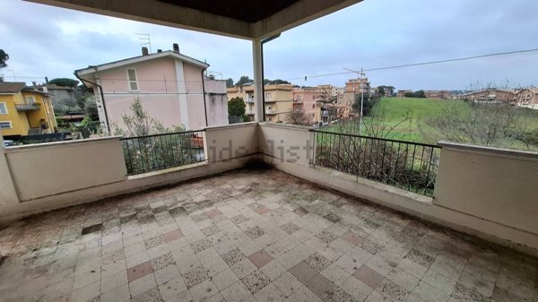 appartamento in vendita a Roma in zona Torrione Cerquetta