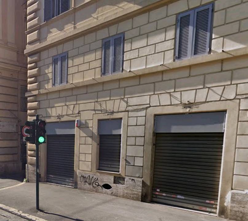 negozio in vendita a Roma in zona Parione/Sant'Eustachio