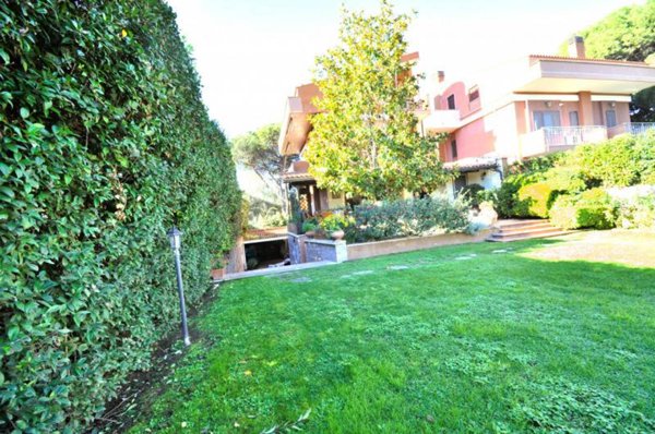 casa indipendente in vendita a Roma in zona Mostacciano