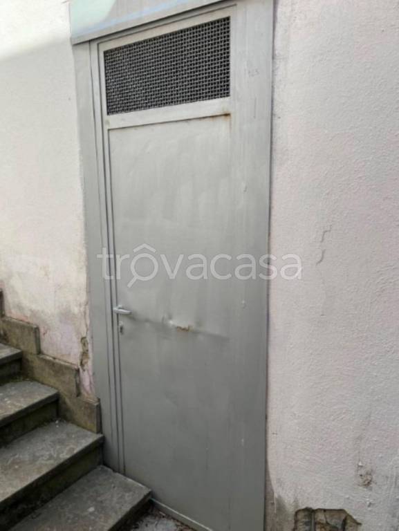 locale commerciale in vendita a Roma in zona Collatino