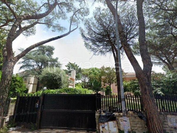 casa indipendente in vendita a Roma in zona Mostacciano