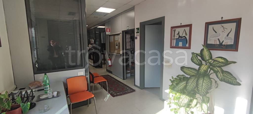 ufficio in vendita a Roma in zona Settecamini