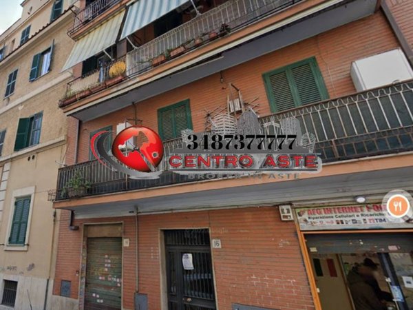 appartamento in vendita a Roma in zona Tuscolano