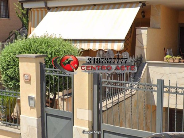 appartamento in vendita a Roma in zona Valle Muricana