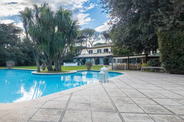 casa indipendente in vendita a Roma in zona Ardeatino