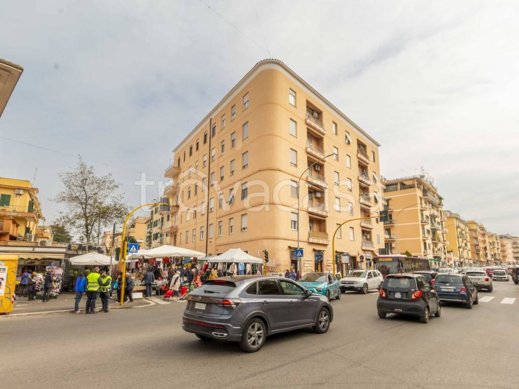 appartamento in vendita a Roma in zona Primavalle