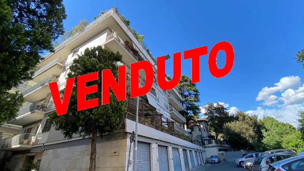 appartamento in vendita a Roma in zona Della Vittoria
