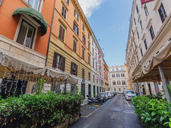 appartamento in vendita a Roma in zona Castro Pretorio