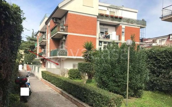 appartamento in vendita a Roma in zona Appio Claudio