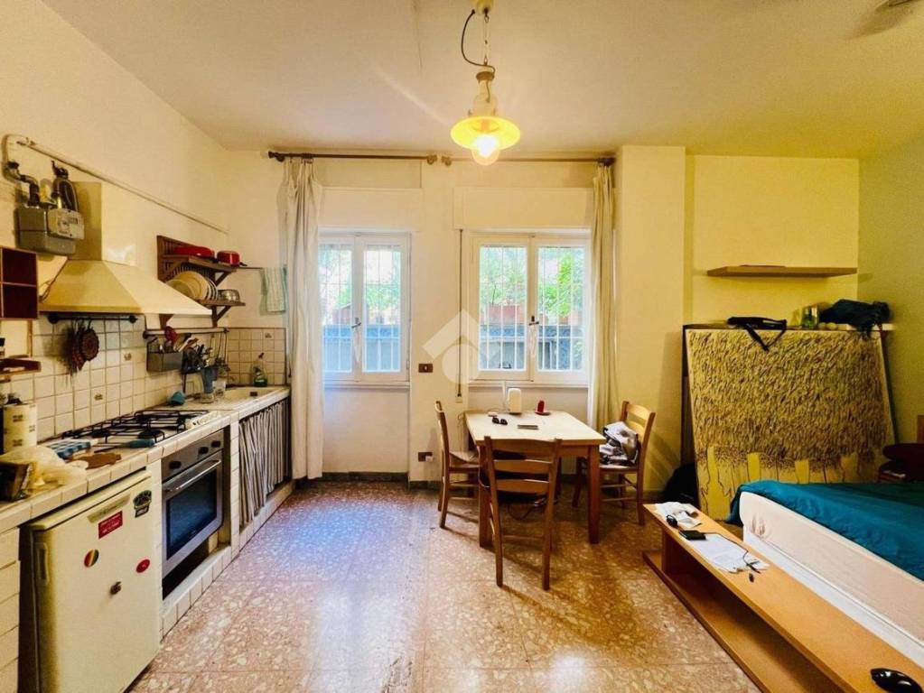 appartamento in vendita a Roma in zona Appio Latino
