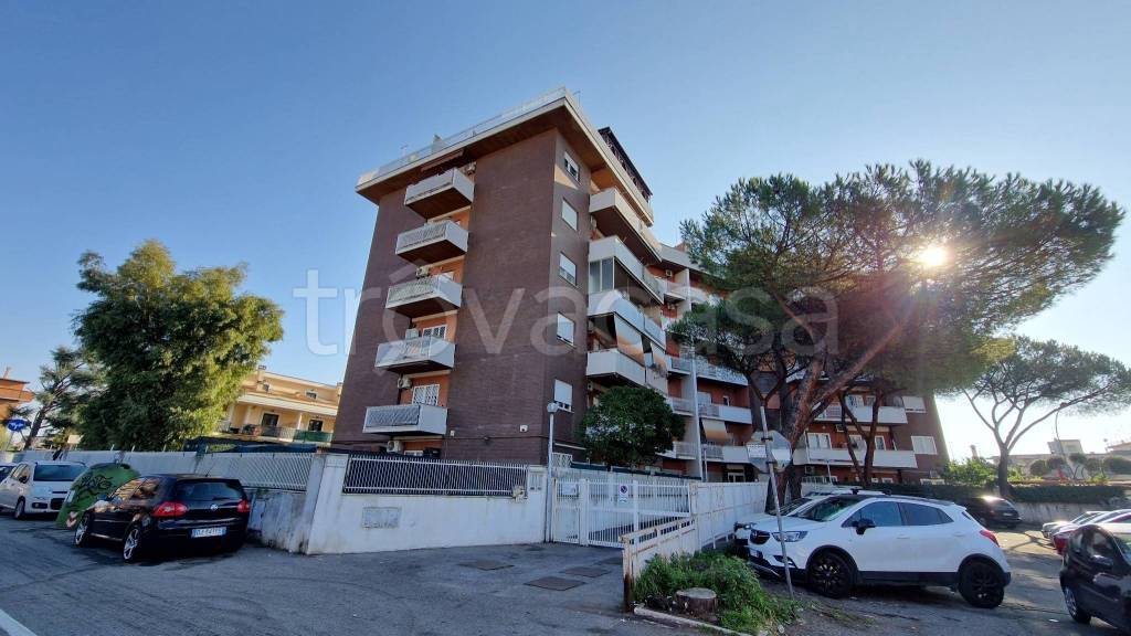 appartamento in vendita a Roma in zona Tor Bella Monaca