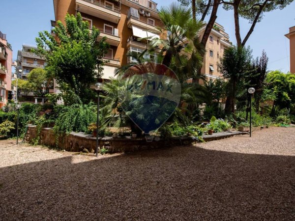 appartamento in vendita a Roma in zona Gianicolense