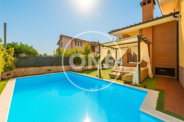 casa indipendente in vendita a Roma in zona Collatino