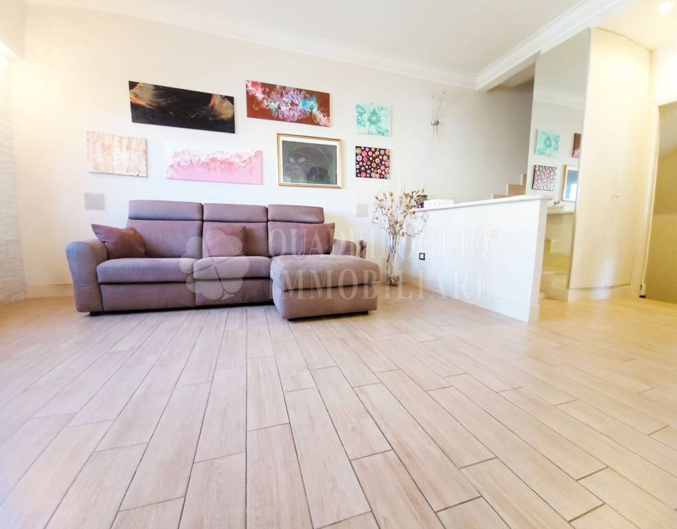 casa indipendente in vendita a Roma in zona Axa