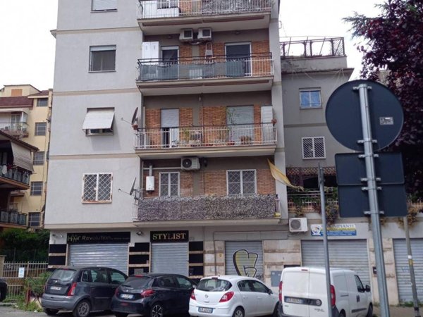 appartamento in vendita a Roma in zona Torre Maura
