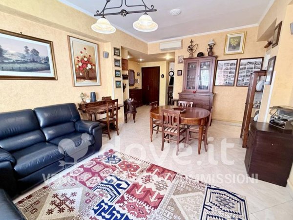 appartamento in vendita a Roma in zona Ardeatino