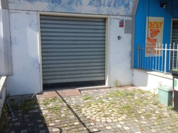 negozio in vendita a Roma in zona Tiburtino