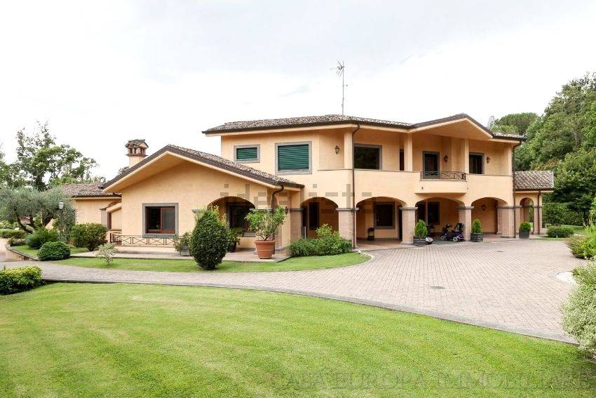 villa in vendita a Roma in zona Olgiata